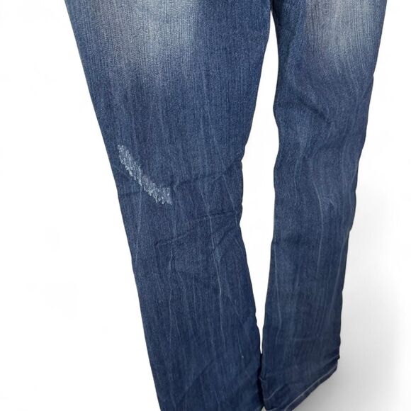 Almost Famous Jeans with Distressing Women’s Size 7 - Picture 6 of 7